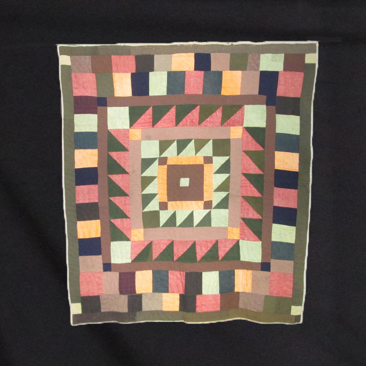CONJE14 Funky Folky Center Medallion