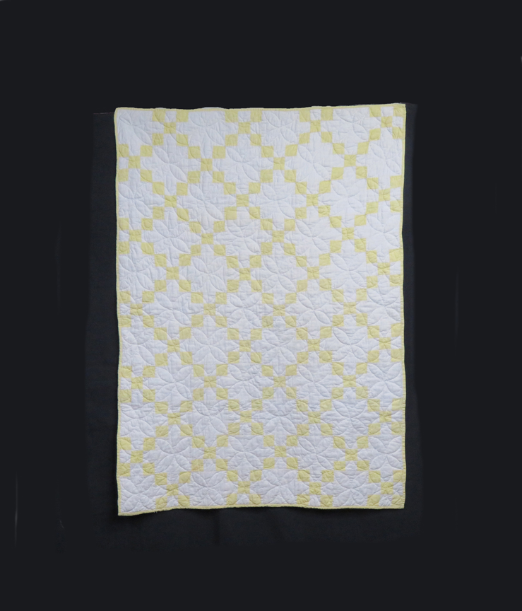 cq202 Nine Patch Irish Chain with Lemon Peel Crib Quilt