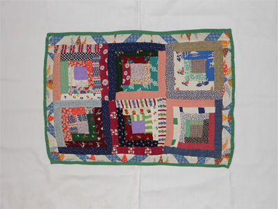 DQ185 Log Cabin Doll Quilt with Cheater Cloth Border