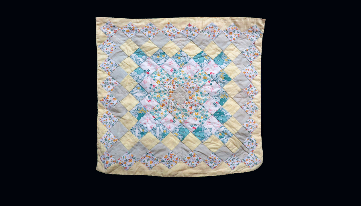 DQ304 Trip Around the World Doll Quilt