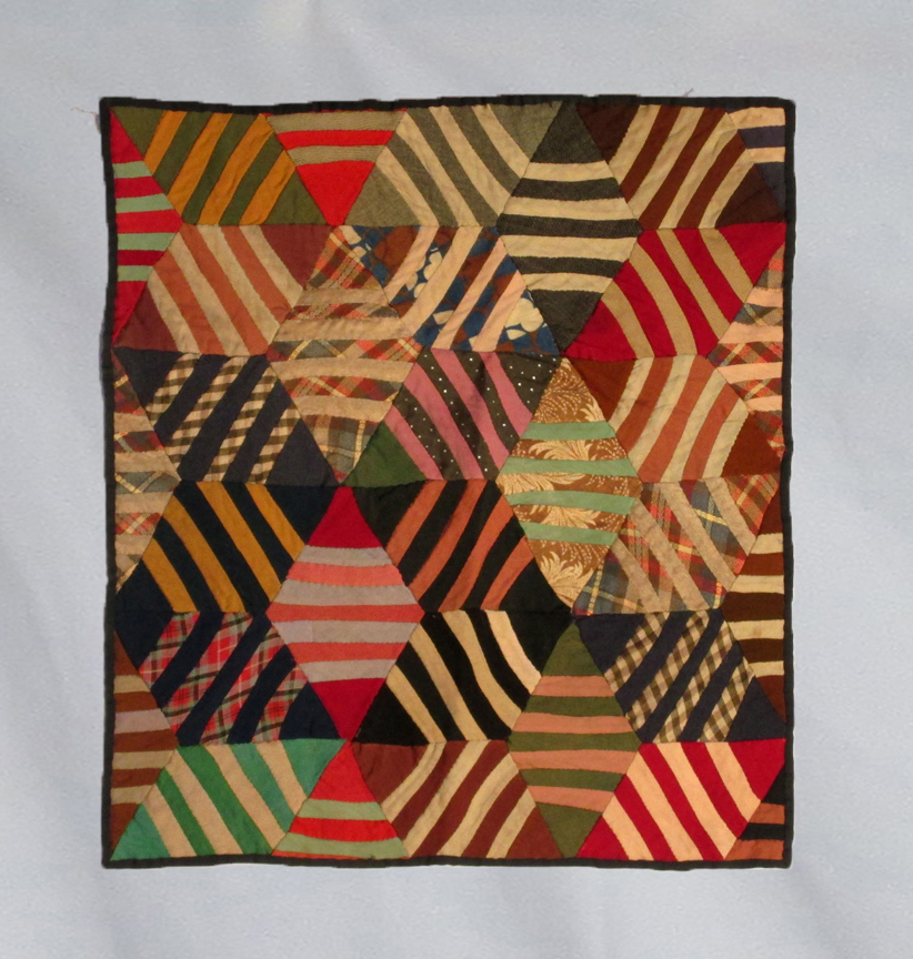 f326 B: Spiderweb wool Fragment
