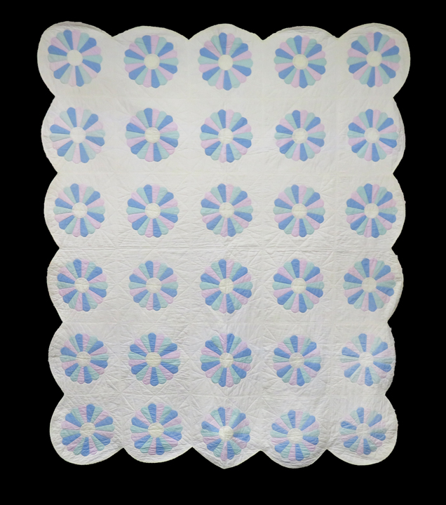 Q7066 Dresden Plate
