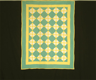Q8929 Amish 9 Patch on Point Crib Quilt