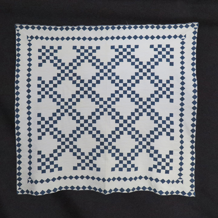 Q9069 Double Irish Chain in Indigo and White
