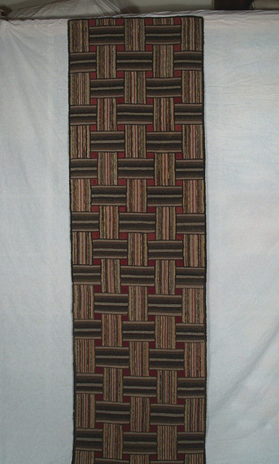 Ribbon Pattern Hooked Rug Runner