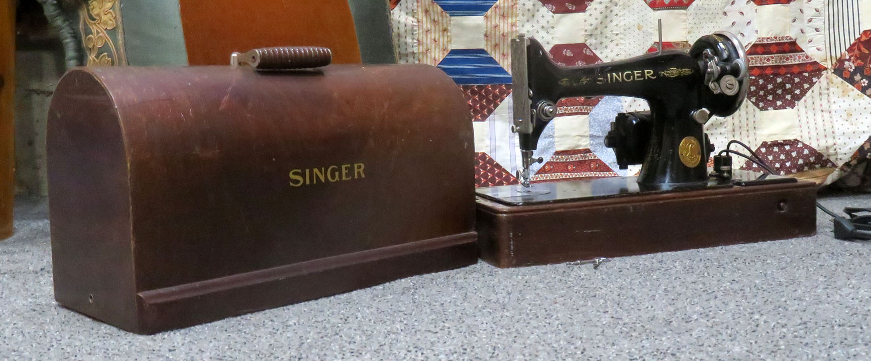 UF43 Singer Featherweight Electric Sewing Machine