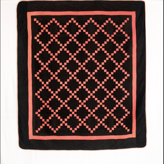 Example of a quilt shown in rotation.