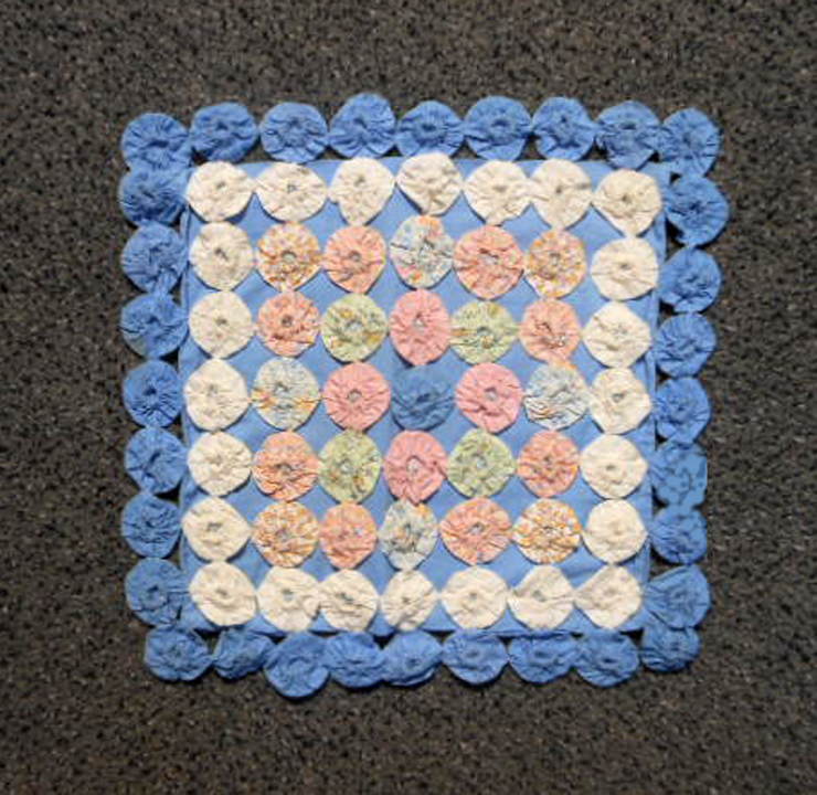 DQ297 Yoyo Doll Quilt