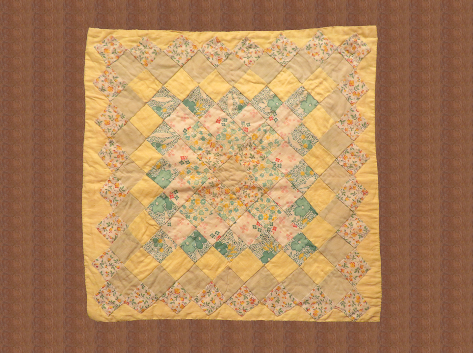 DQ304 Trip Around the World Doll Quilt
