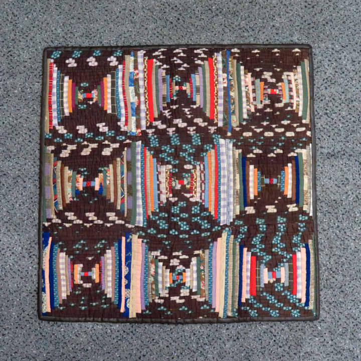 F783 Miniature Log Cabin Quilt Fragment