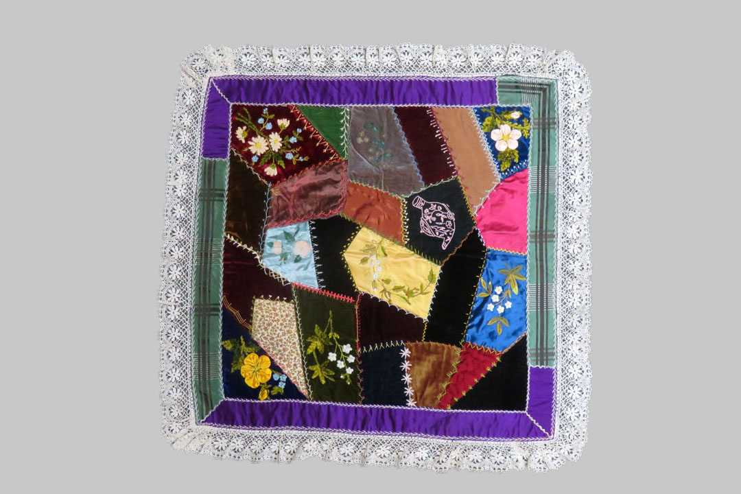 Q8102 Miniature Silk Victorian Crazy Quilt