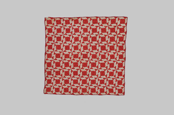 Q8770 Red & White Pinwheel and Blocks Crib Quilt