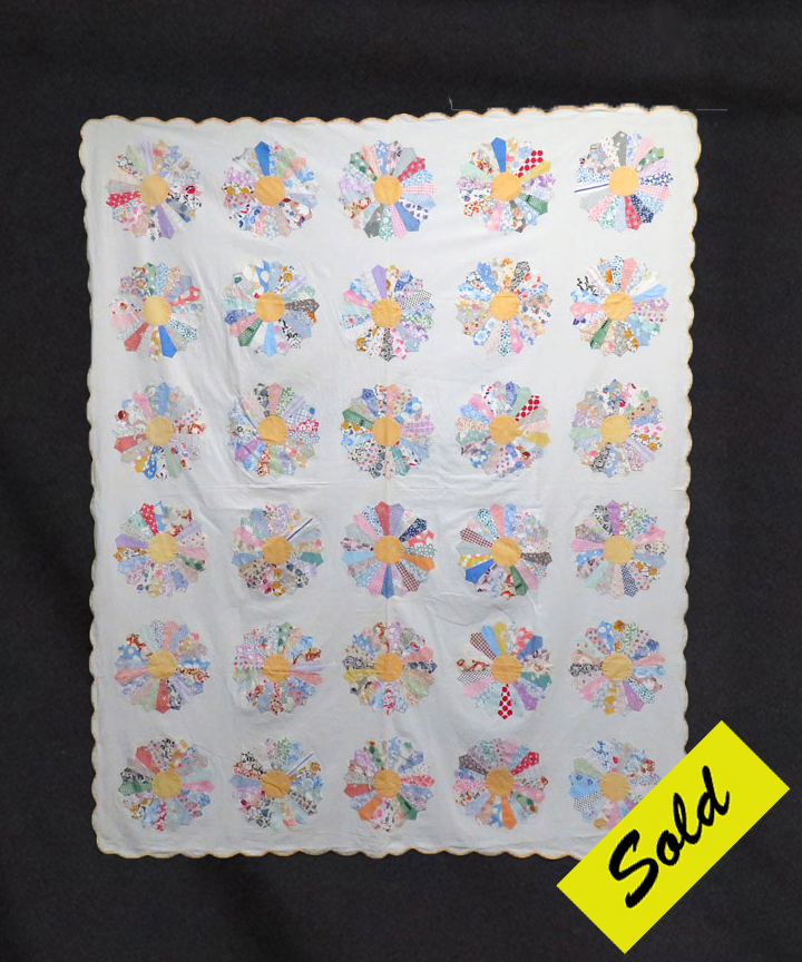 Q9077 Dresden Plate Summer Coverlet