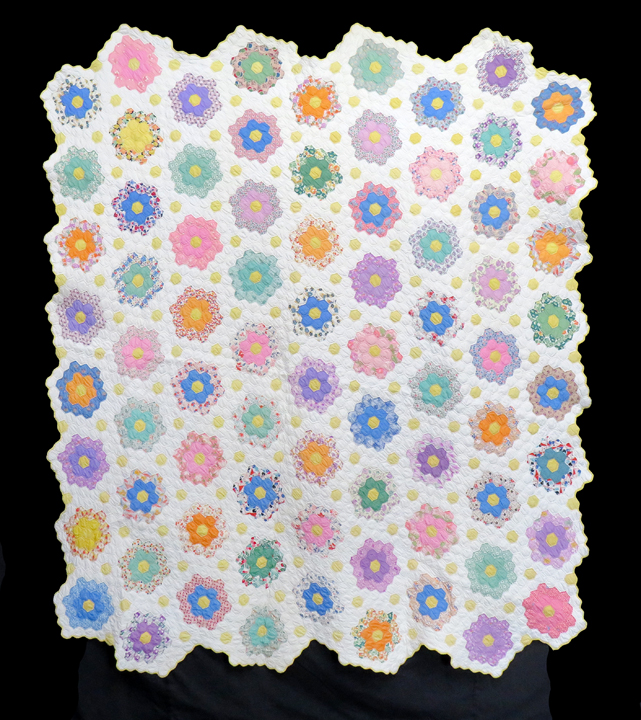 Q9203 Grandmother's Flower Garden Quilt