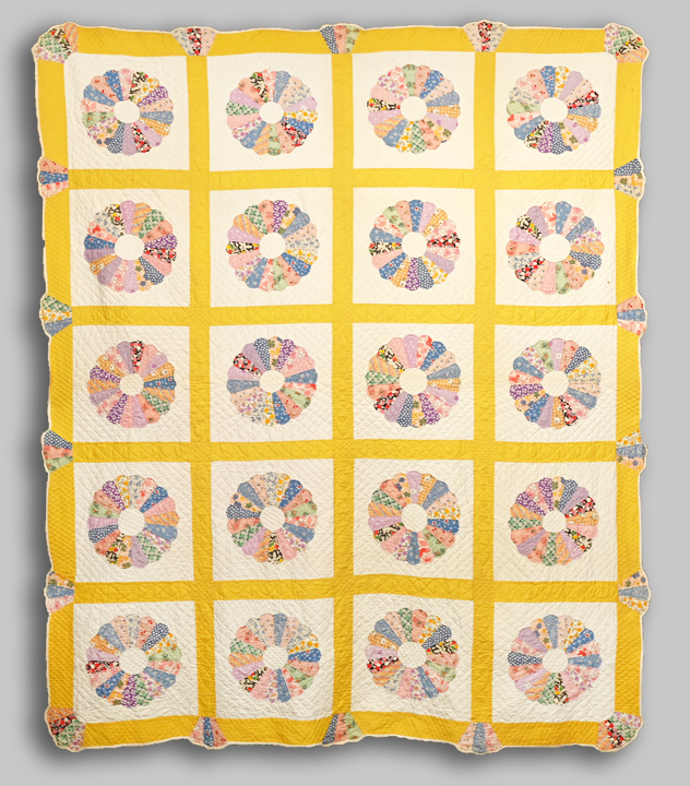 Q9264 Unusual Dresden Plate Quilt