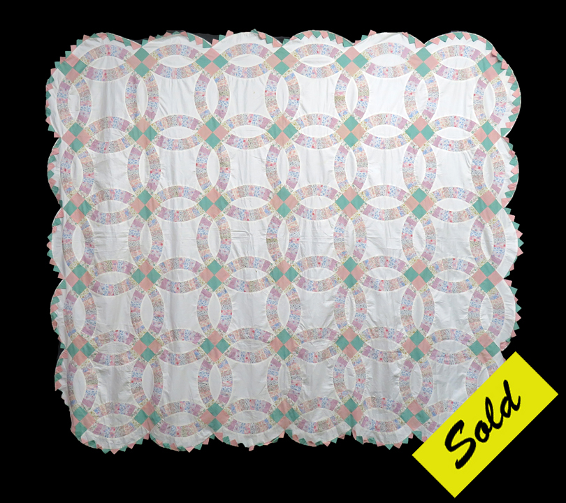 QT224A Totally Unique Double Wedding Ring w/ Prairie Points Quilt