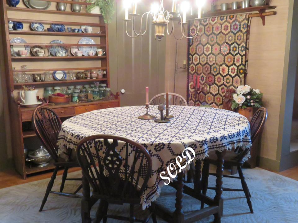 UF28 Unique Indigo and Ecru Table Cover