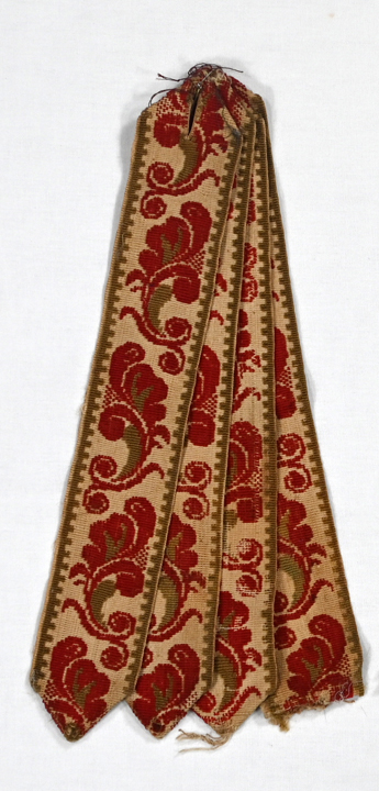 uf53 19th Century Trim