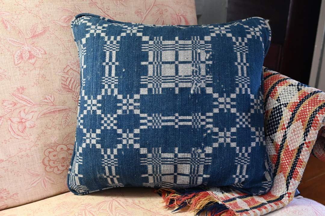 uf56a Overshot Coverlet Pillow